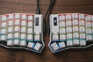 Tergo Sofle - Teclado ergonômico dividido mecânico customizado